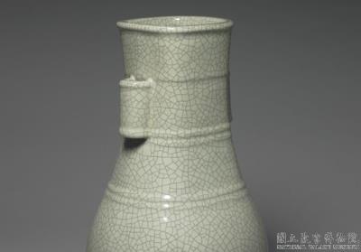 图片[3]-Vase with tubular handles in green glaze, Qing dynasty, Yongzheng reign (1723-1735)-China Archive